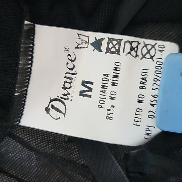 Divance | Ruffled Black Mesh Cover - Picture 9 of 9